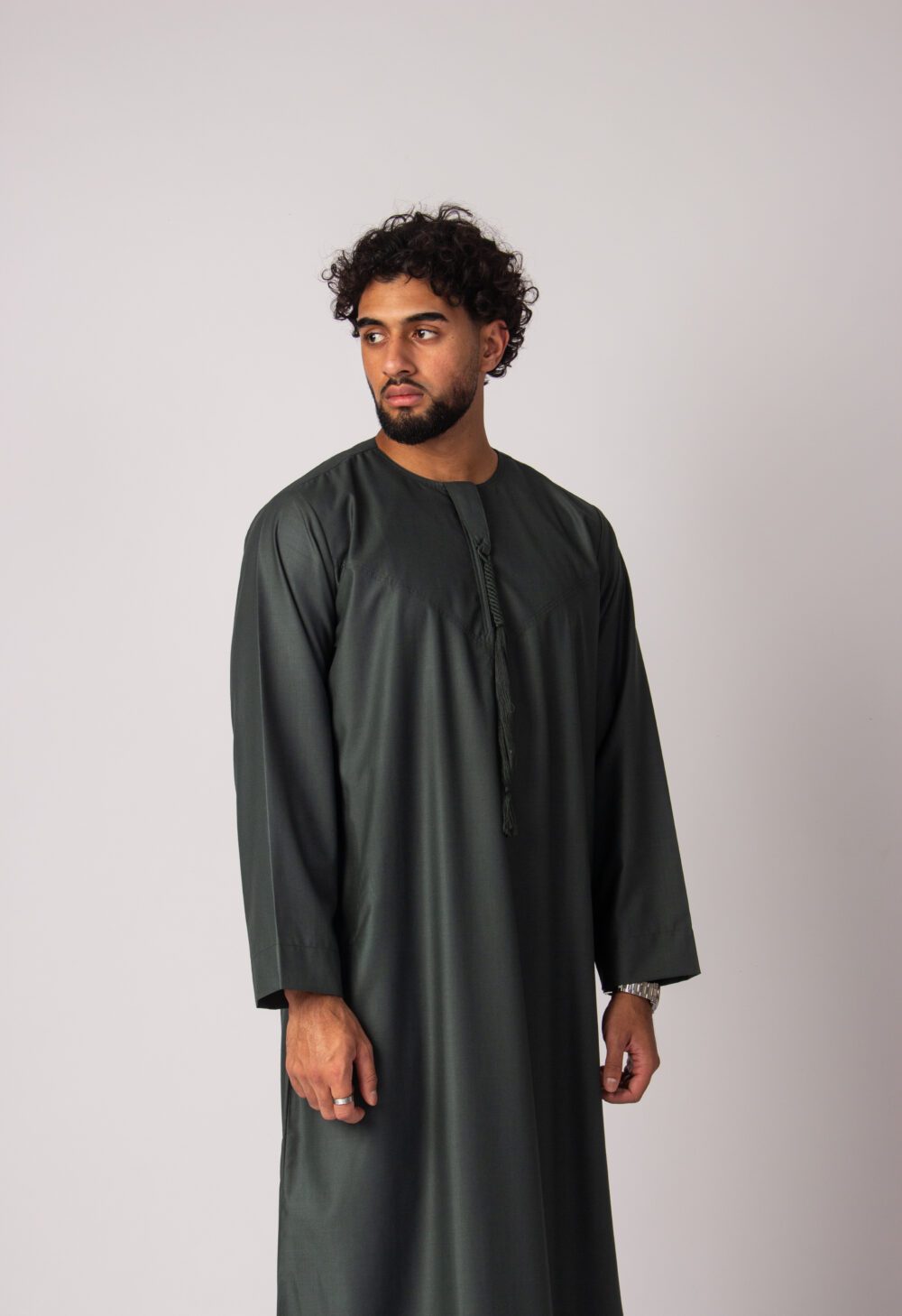 Matt Forest Green Mens Emirati Thobe Looking Forward