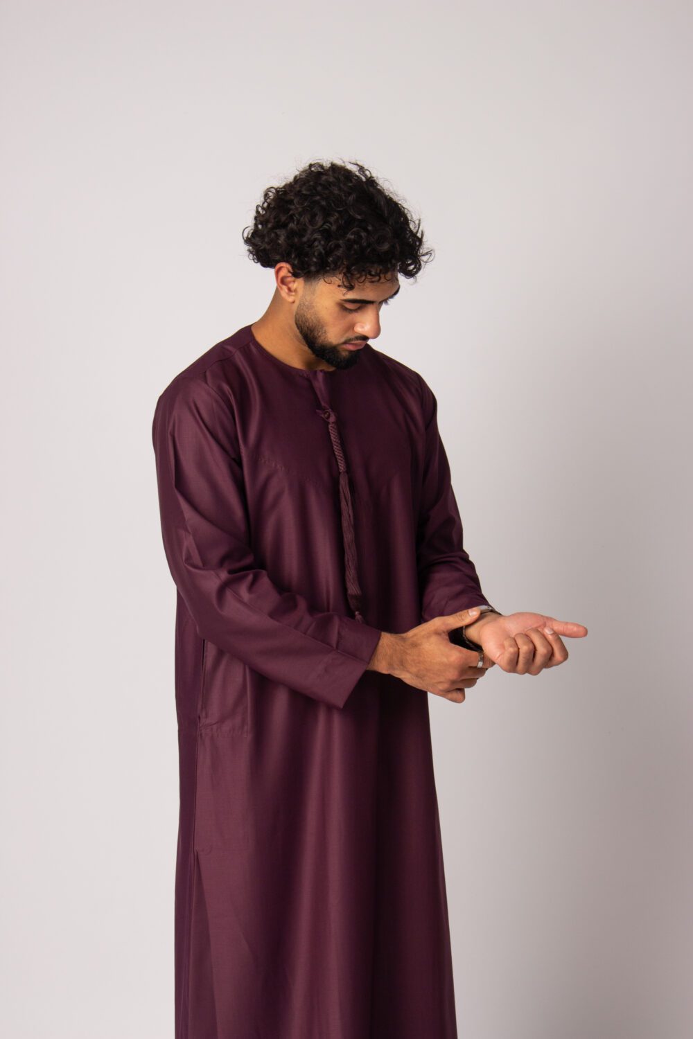 Matt Burgundy Mens Emirati Thobe Sleeve