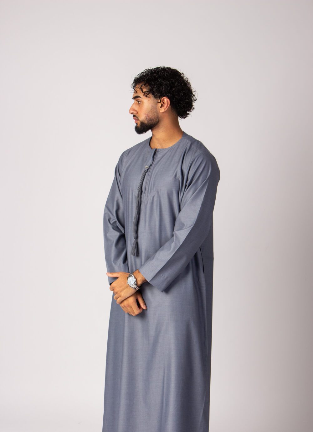 Matt Grey Mens Emirati Thobe Looking Right