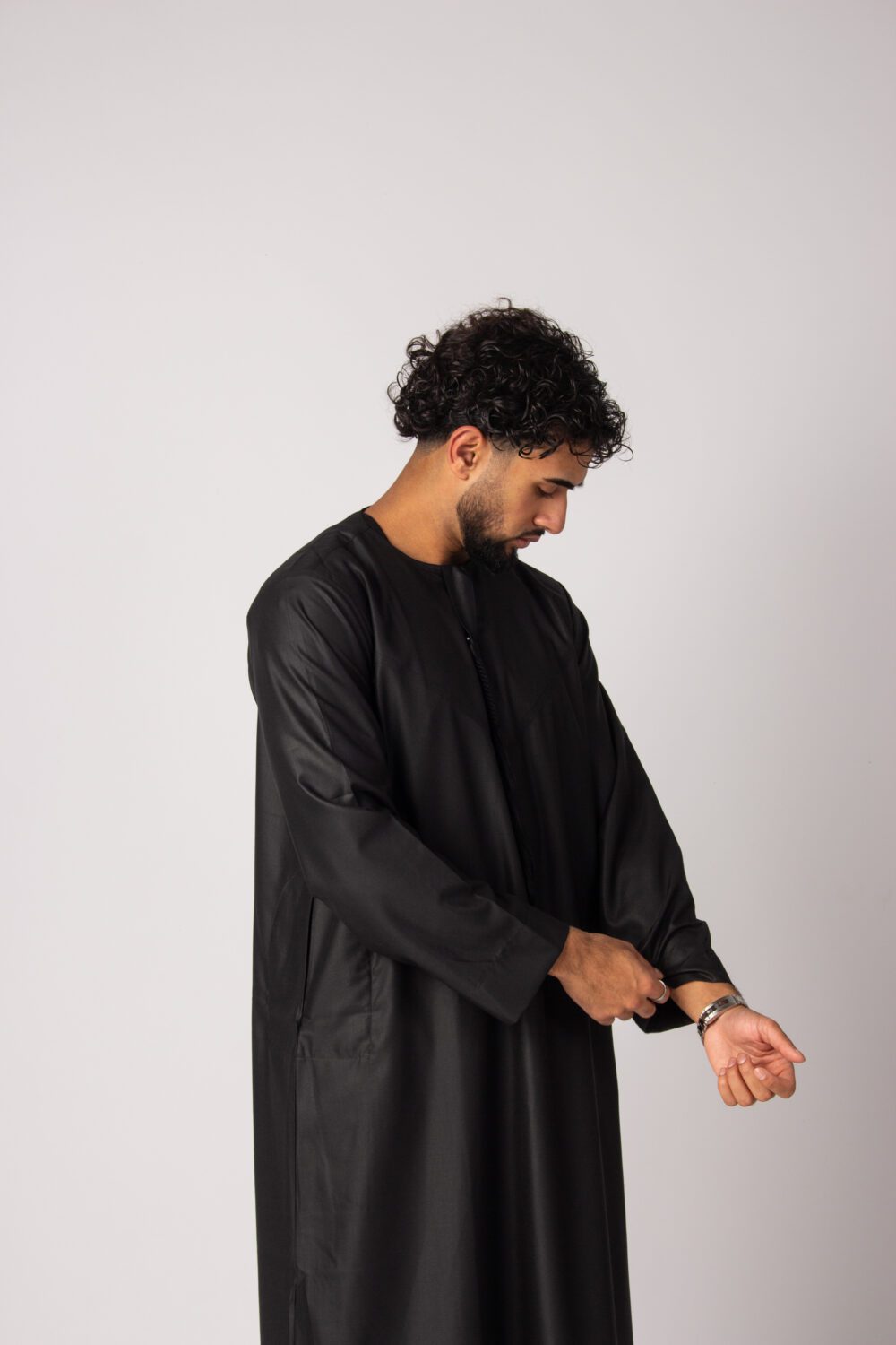 Matt Black Mens Emirati Thobe Sleeve