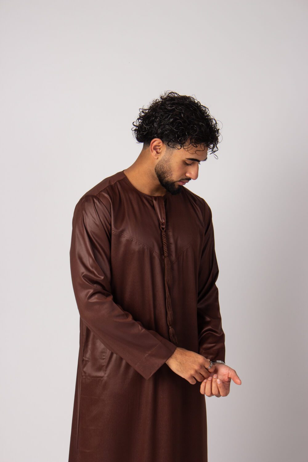 Shiny Brown Mens Emirati Thobe Sleeve