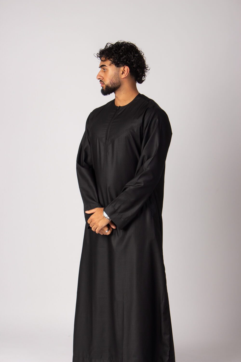 Matt Black Mens Omani Thobe Looking Right