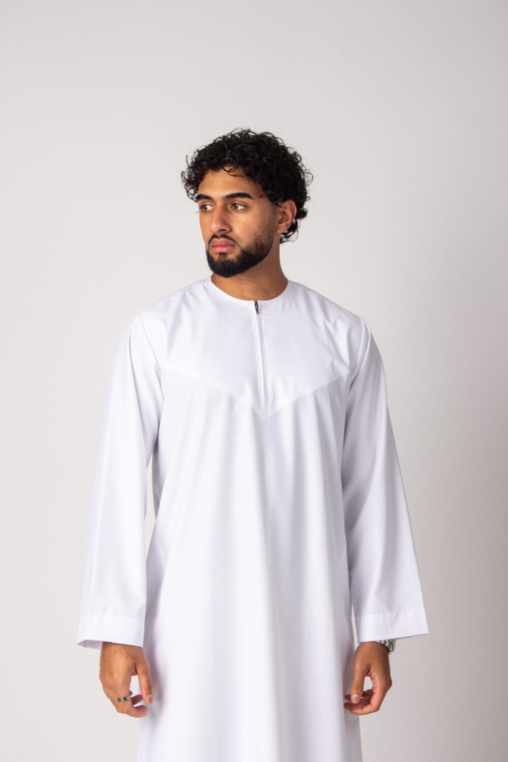 Matt White Mens Omani Thobe Looking Forward