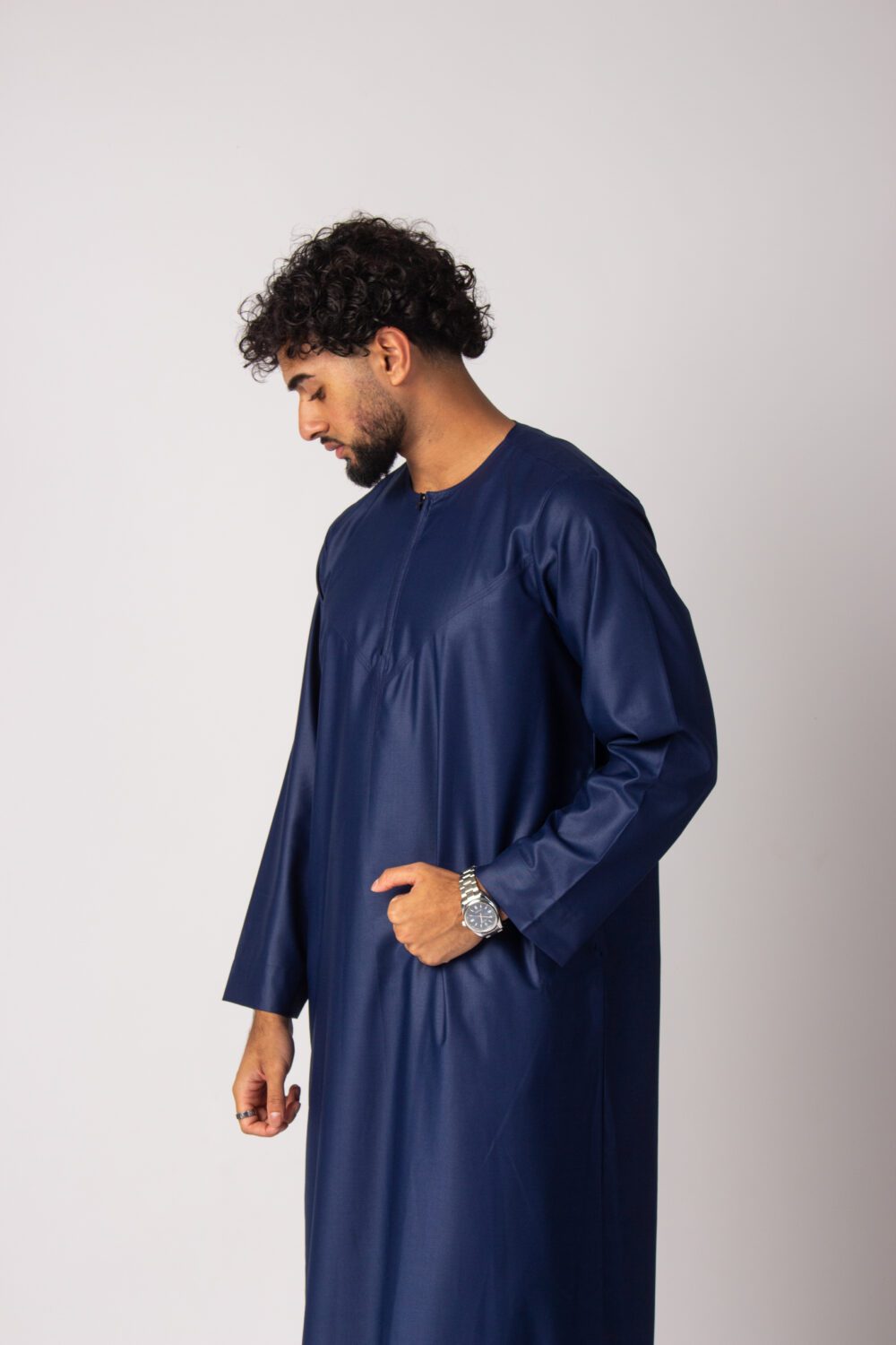 Matt Dark Blue Mens Omani Thobe Looking Down