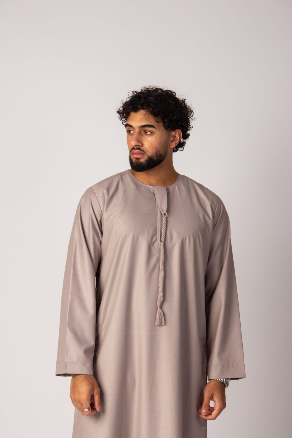 Matt Beige Mens Emirati Thobe Looking Forward