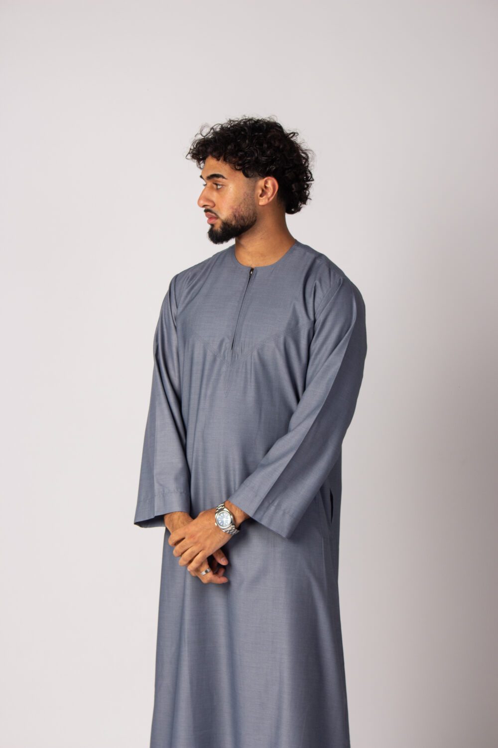 Matt Grey Mens Omani Thobe Looking Right