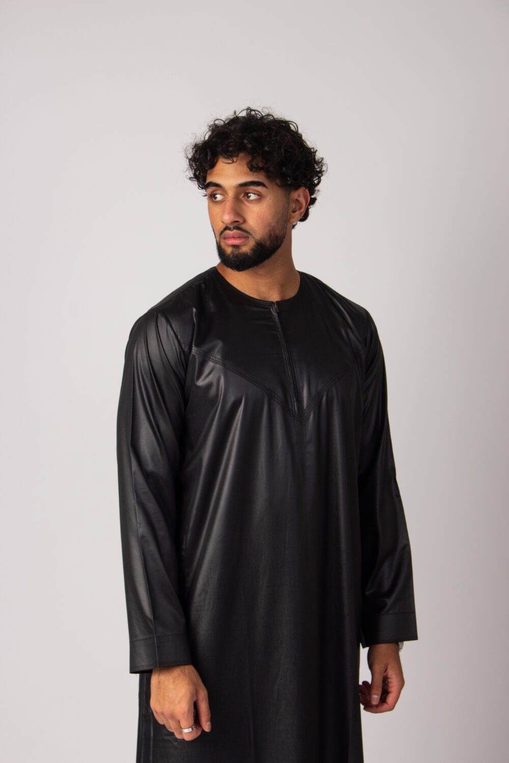 Shiny Black Mens Omani Thobe Looking Forward