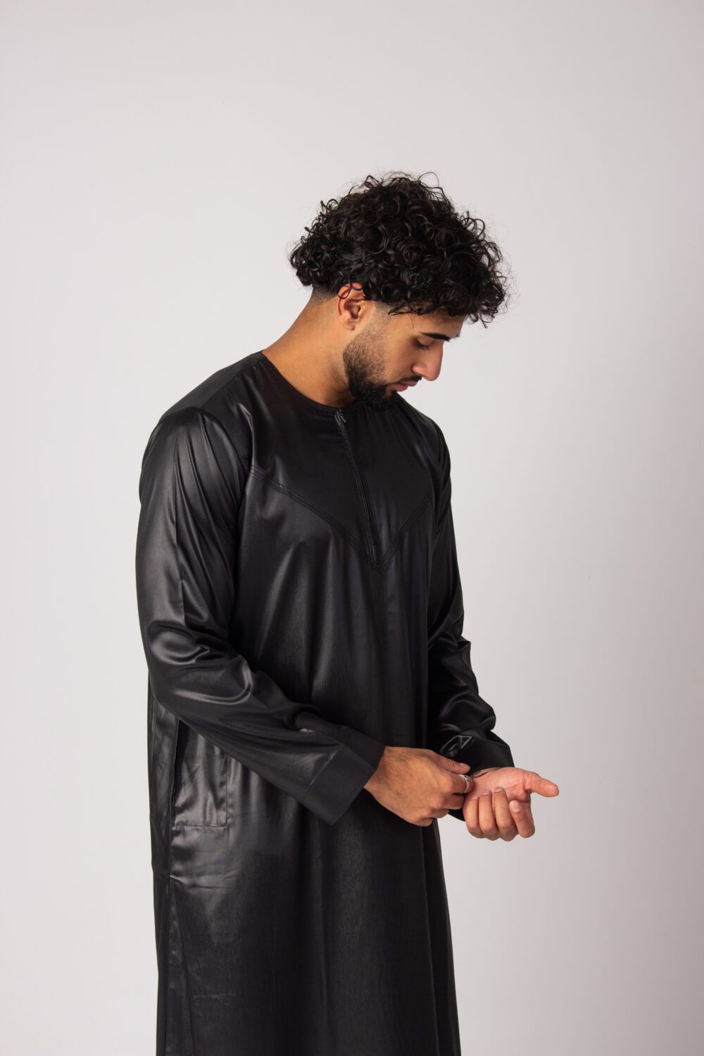 Shiny Black Mens Omani Thobe Sleeve