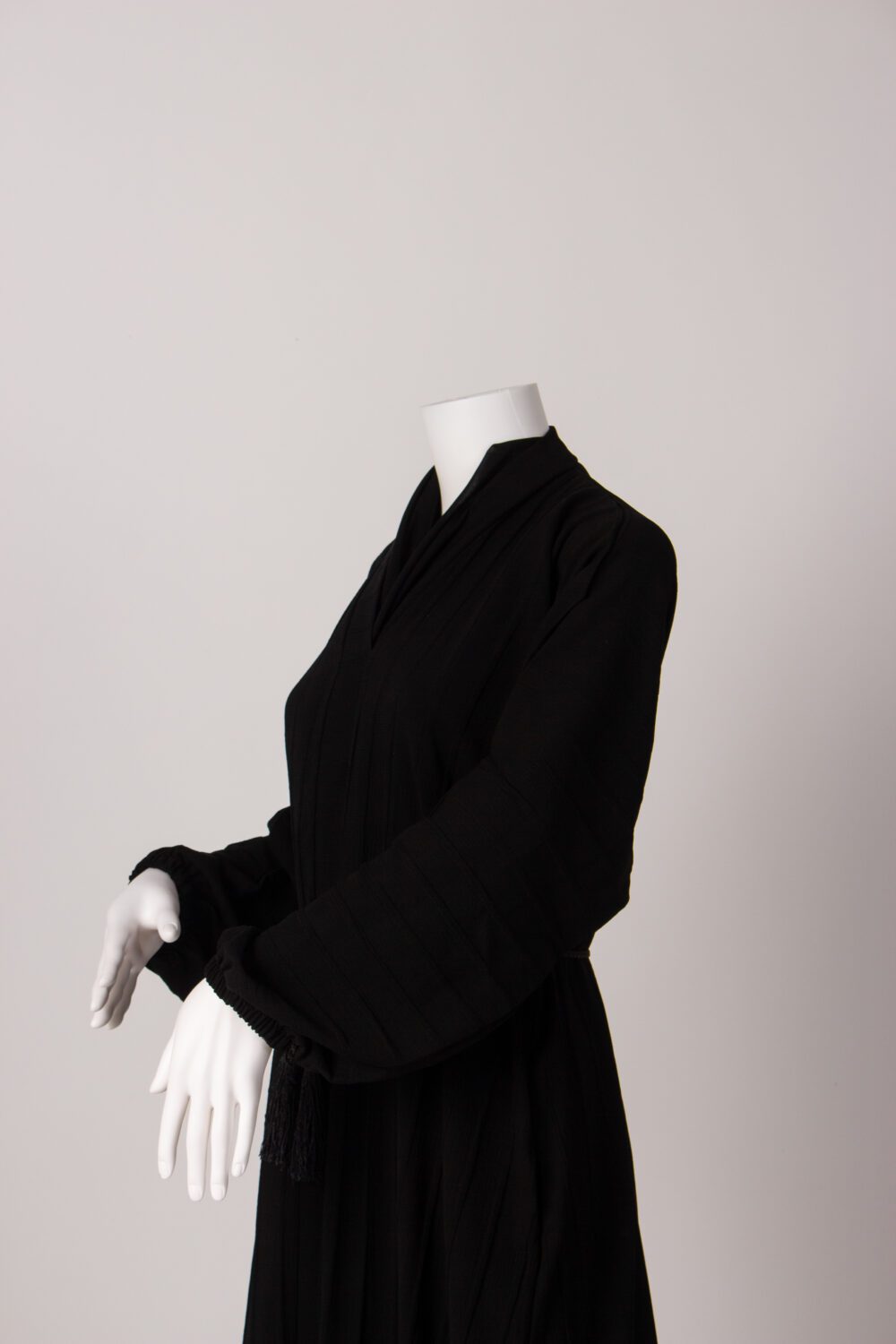 Zoom Line Abaya Black Side